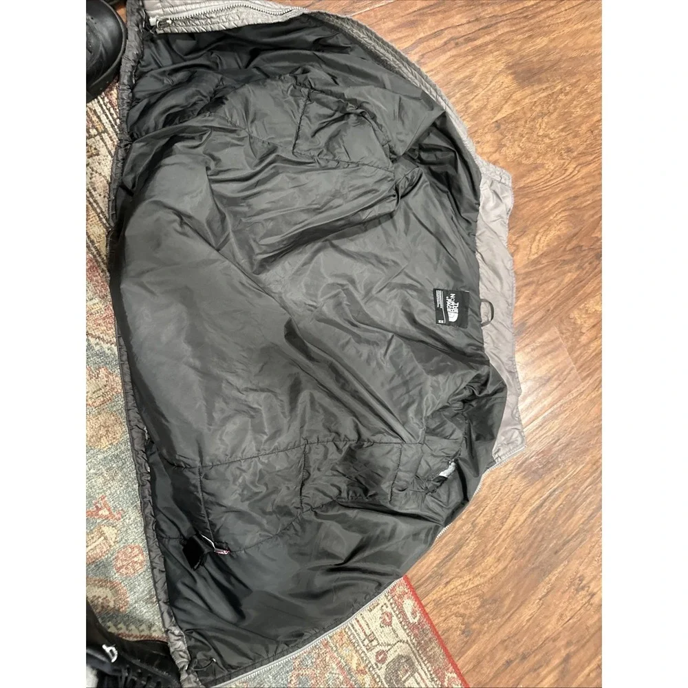 The North Face Jacket Mens Medium Gray  Puffer Full Zip Outdoor Hiking
